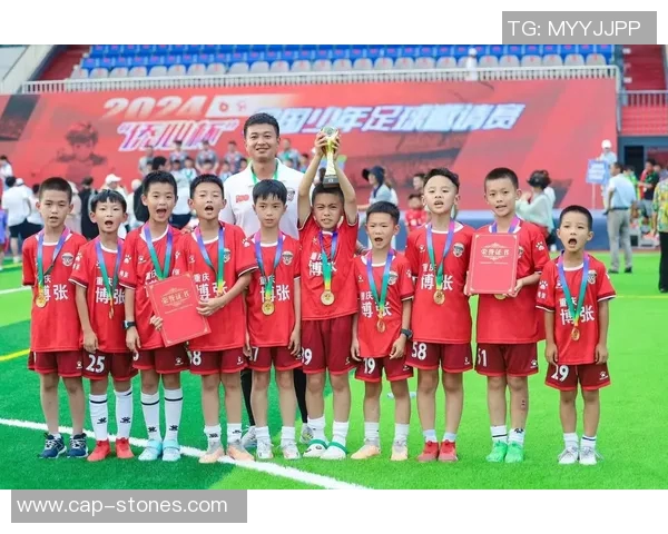 重庆足球队荣登足球节奏排行榜第九名引发热议